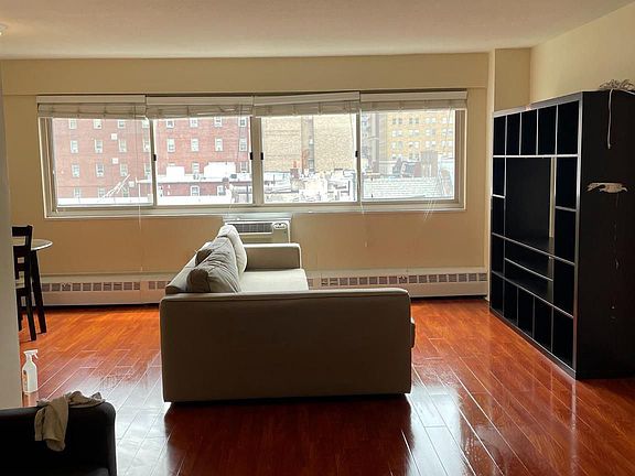 3rd image of 2101 Chestnut St #17-708