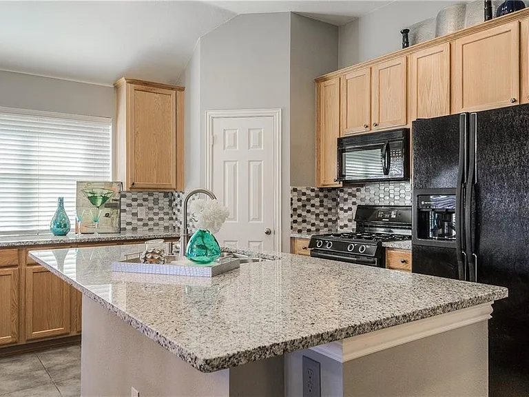 1426 Forest Oaks Ct — Photo 23