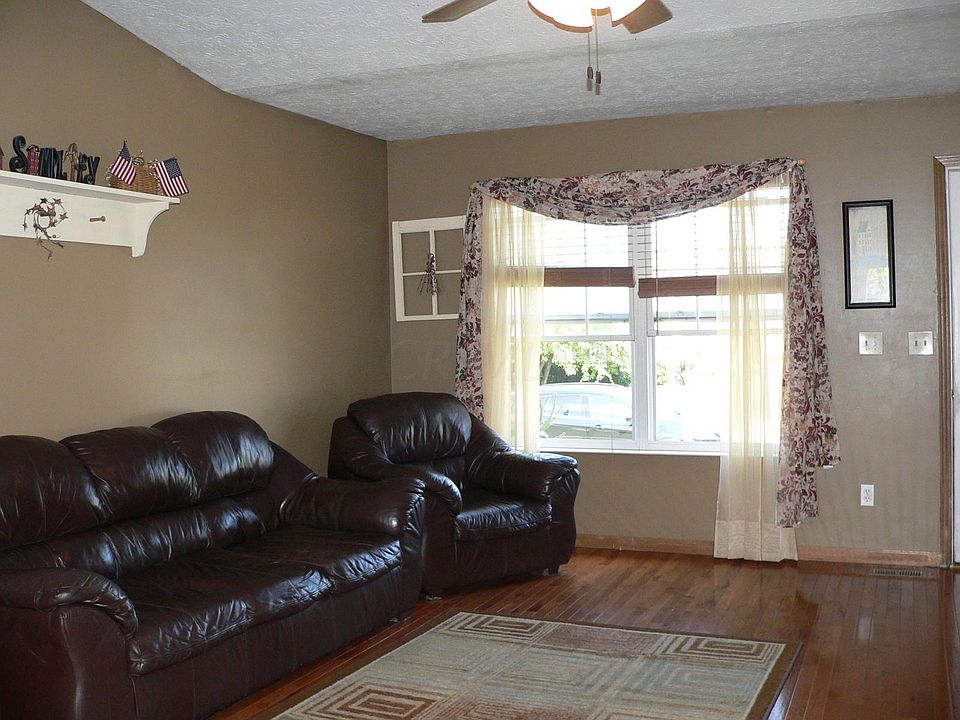 1st image of 261 Springwood Ln