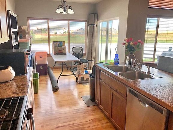 5th image of 4460 Carlyle Ln