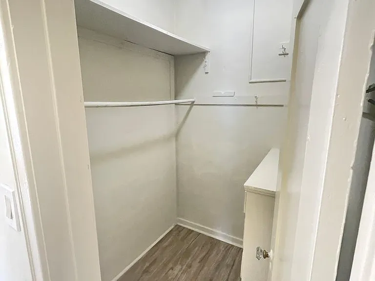 410 S Glendale Ave — Photo 4
