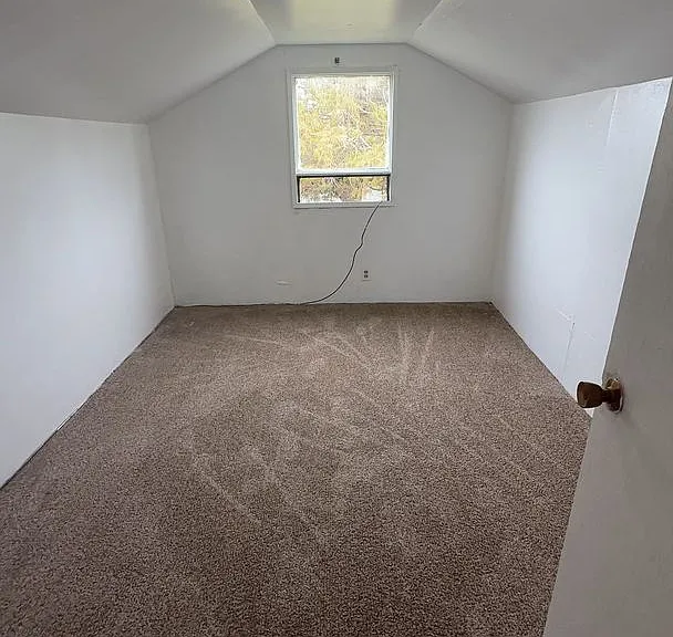 122 N West Blvd — Photo 25