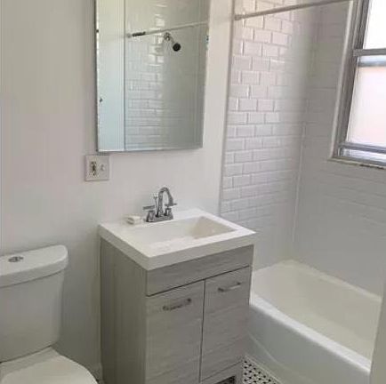 2nd image of 72 Jefferson Ave APT 1F