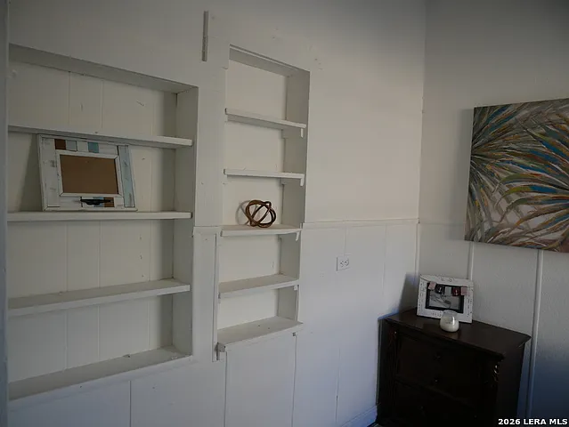 1820 Ruiz St — Photo 13