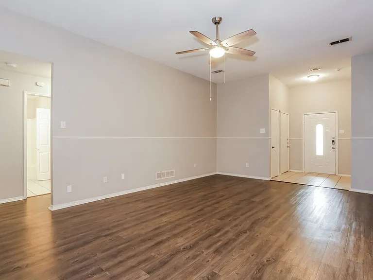 317 W Glen Meadow Dr — Photo 4