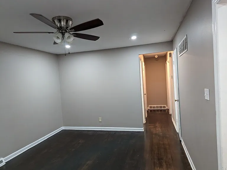 4300 Laurel Ave — Photo 8