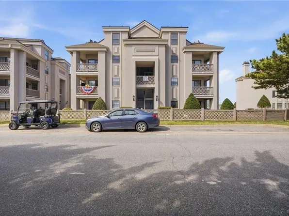 403 Harbour Point #203, Virginia Beach, VA 23451