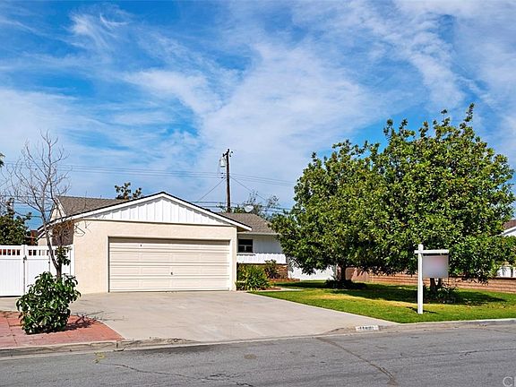3rd image of 11681 Steele Dr