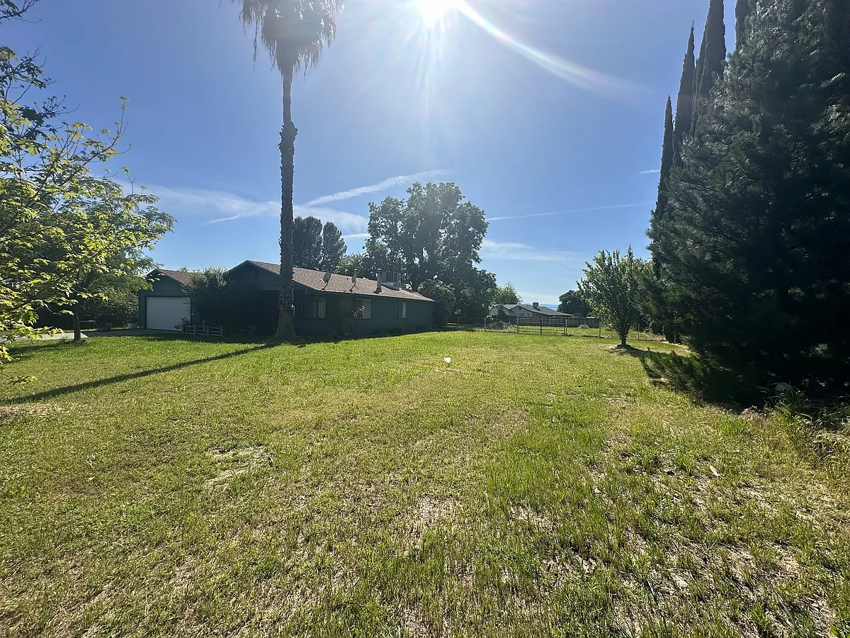 Building Photo - 8285 Buena Vista Ave
