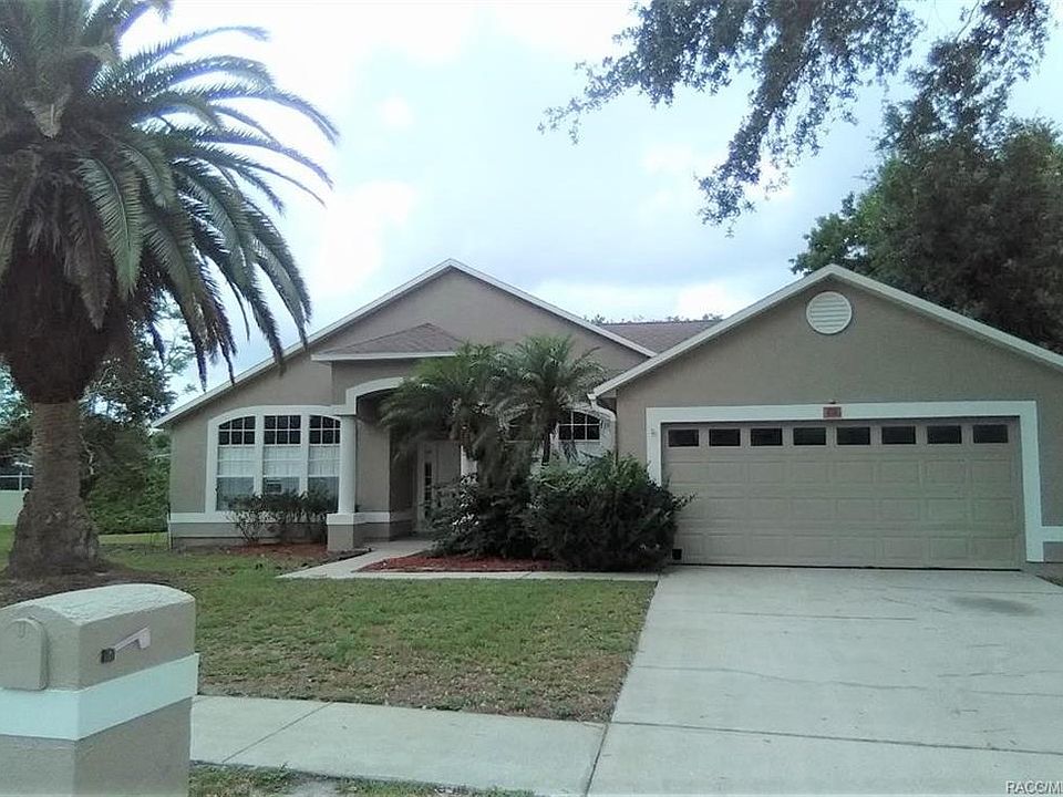 1st image of 656 W Artesia St