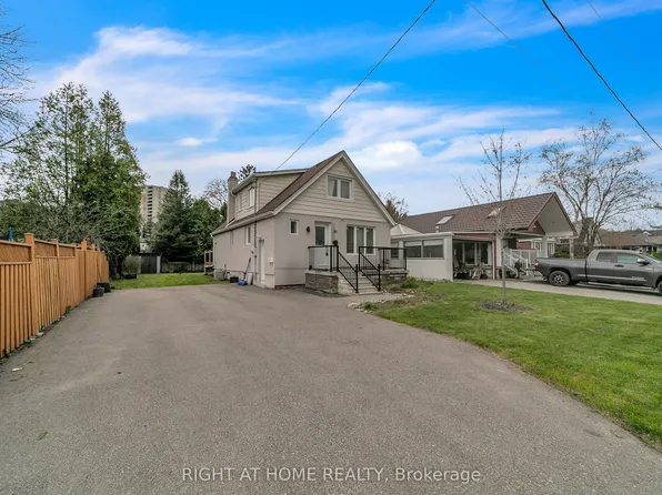 41 Monarchdale Ave, Toronto, ON M6M 2S6