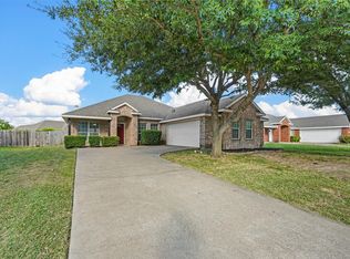 122 Parks Branch Rd, Red Oak, TX 75154