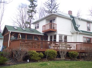 450 E Merriwood Ln, Round Lake Beach, IL 60073