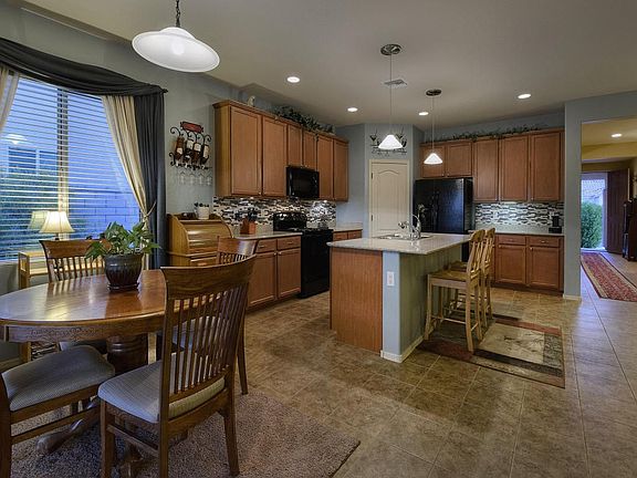 3rd image of 11527 N Adobe Village Pl