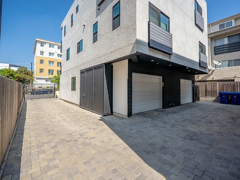 246 1/2 N Dillon St #246-1/2 — Photo 31