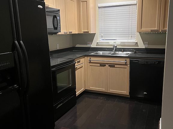 5th image of 1818 Moore Blvd APT 220