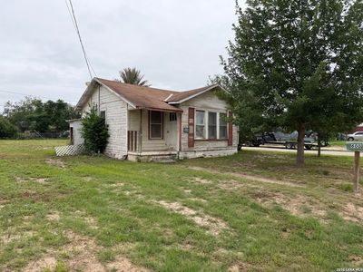 600 CROUCH AVE, Devine, TX, 78016