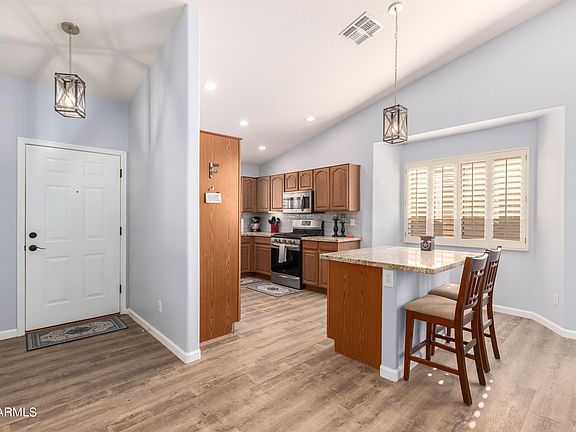 5th image of 30744 N Royal Oak Way