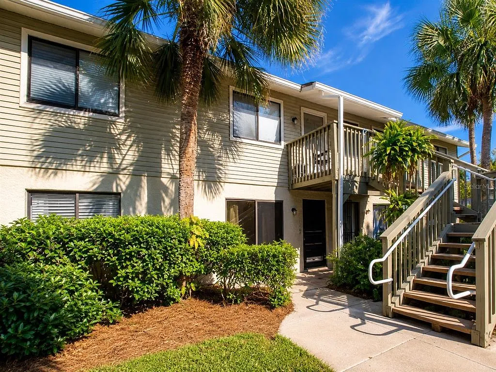 2 bed, 2.0 bath, 774 sqft, $1,600 — Photo 1