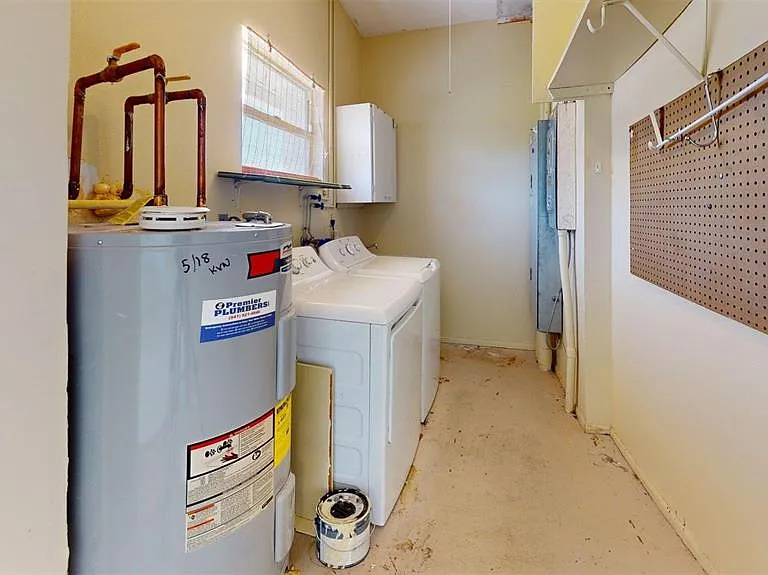 1213 Glen Oaks Dr E — Photo 16