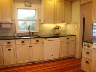 27 Locust Ln, Stamford, CT, 06905