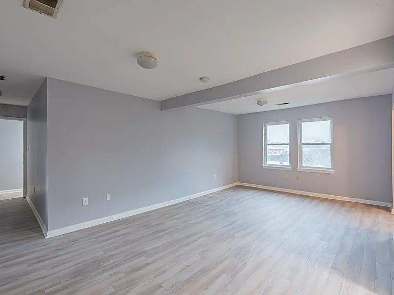 104 N Graham St — Photo 11