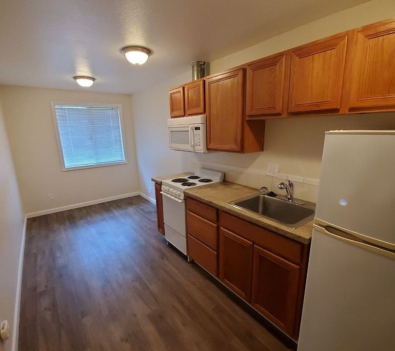 2nd image of 325 N 21st St APT 8