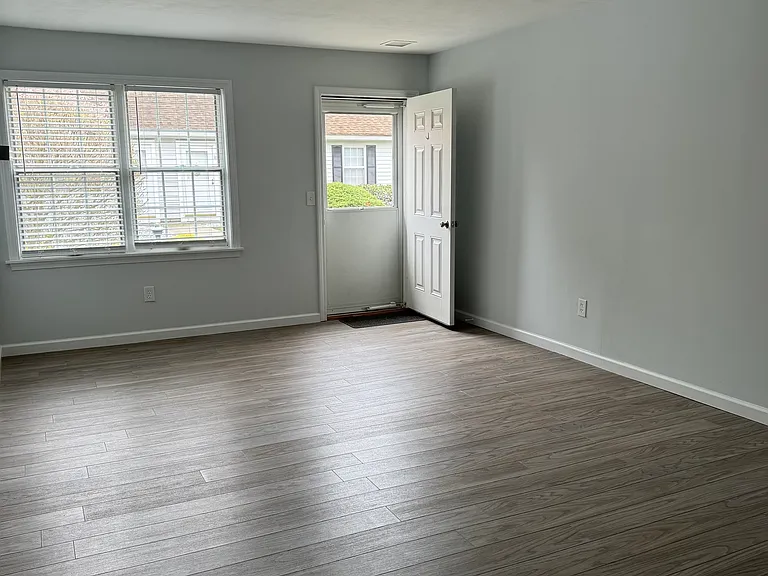 14 Plymouth Ct #14 — Photo 6