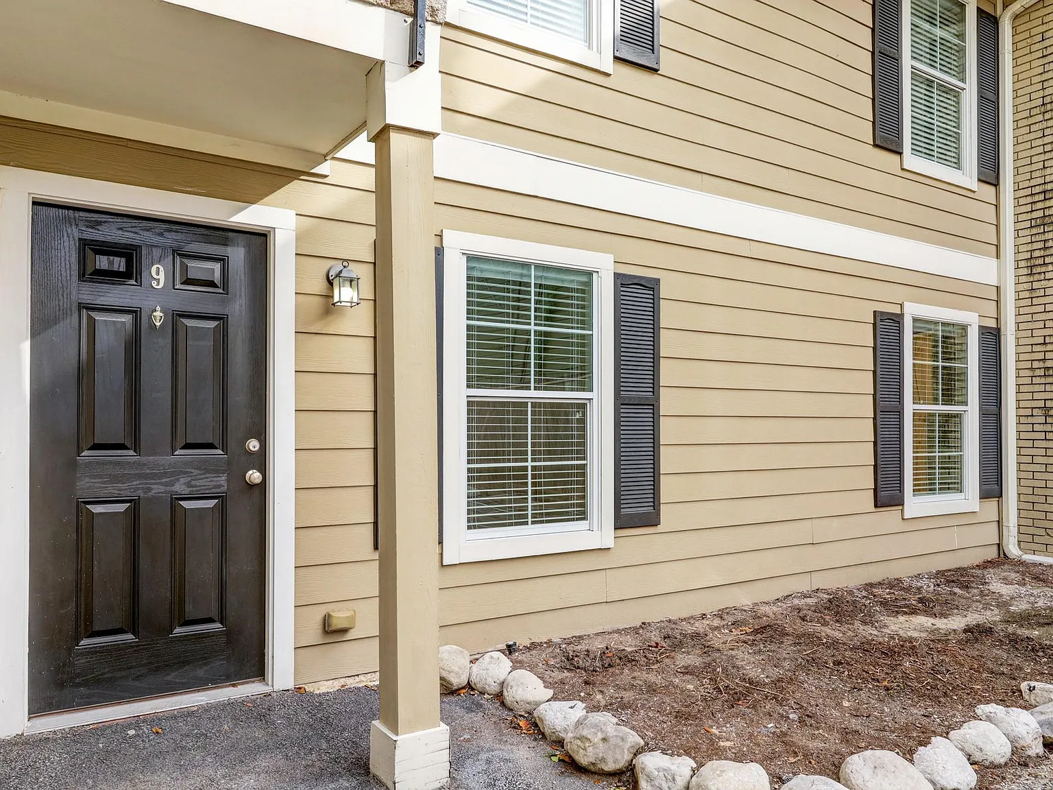 1 bed, 1.0 bath, 624 sqft, $1,295 — Photo 2