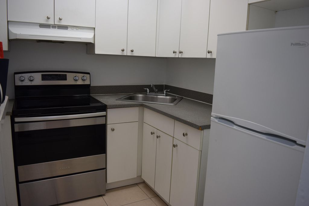 151 SE 6th Avenue Apt 14, photo 3