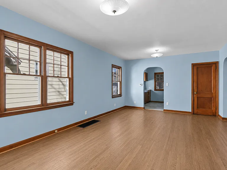 2636 S 7th St — Photo 10