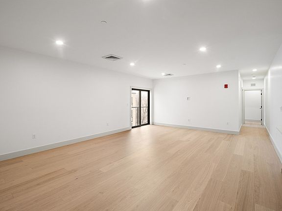 4th image of 1025 Massachusetts Ave #404