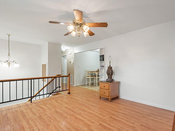 5th image of 4923 Oakbrook Ct