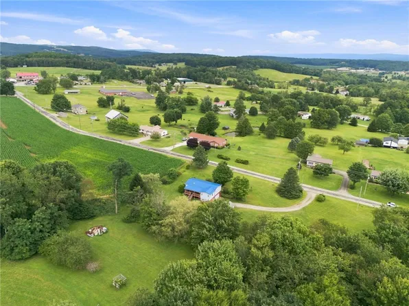 233 Acme Dam Rd, Acme, PA 15610