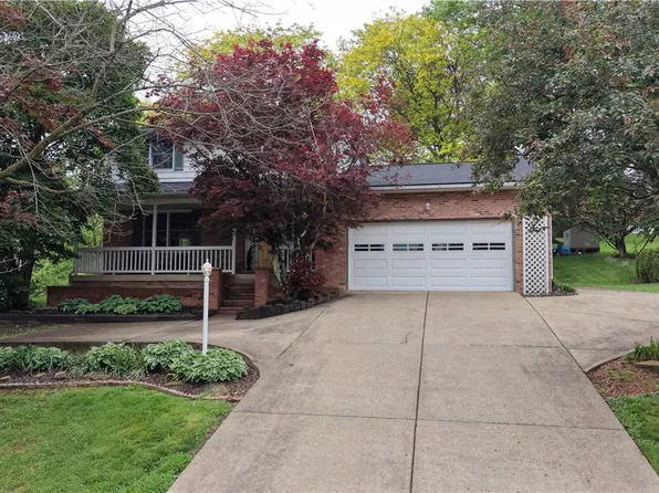 2755 Stanway Dr, Zanesville, OH 43701