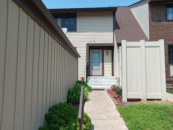2nd image of 6106 Persimmon Tree Ct