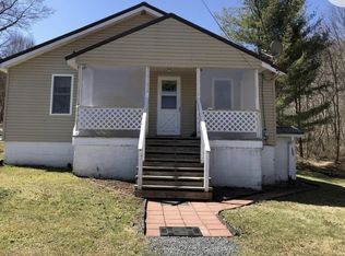 96 Old Harrah Rd, Meadow Bridge, WV 25976