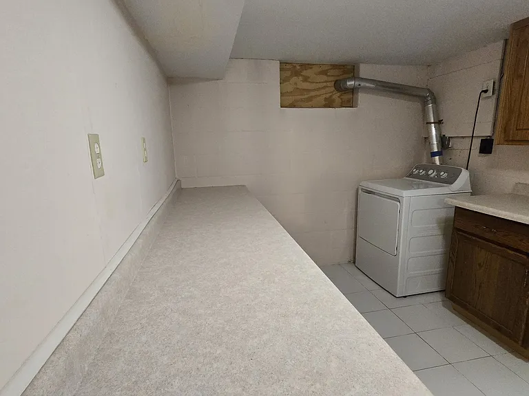 238 Macarthur St E #1 — Photo 17