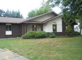 3640 Devonshire Rd, Sterling Heights, MI 48310