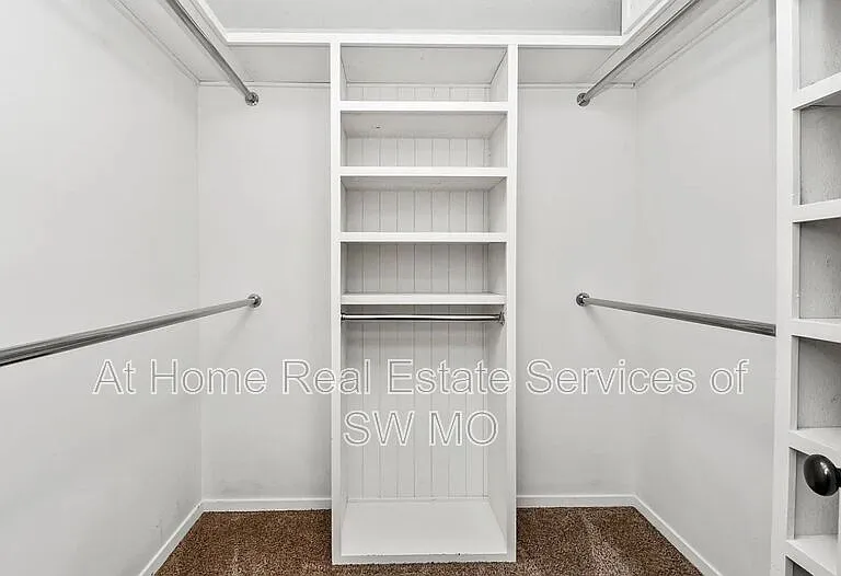 834 E Manchester Dr — Photo 13