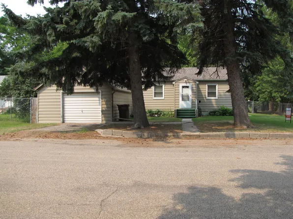 422 Pate Ave, Larimore, ND 58251