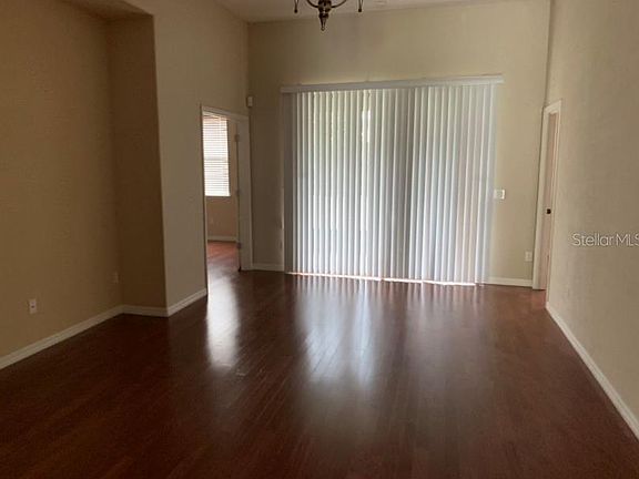 5th image of 635 Woods Landing Dr