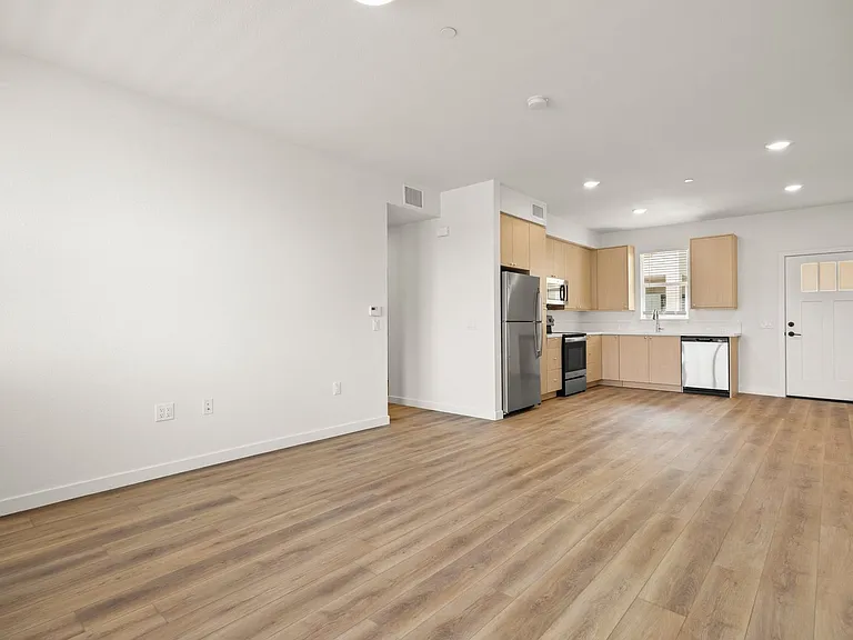 68 & 86 Kellogg St — Photo 3