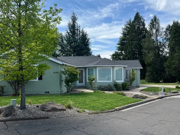 1335 Sandy Ln, Central Pt, OR 97502