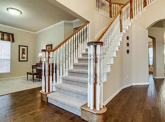 3rd image of 2837 Faversham Dr