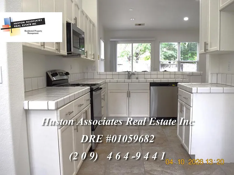3915 Bridlewood Cir — Photo 7
