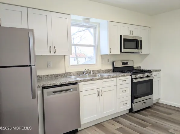 77 Leroy Pl, Keansburg, NJ 07734