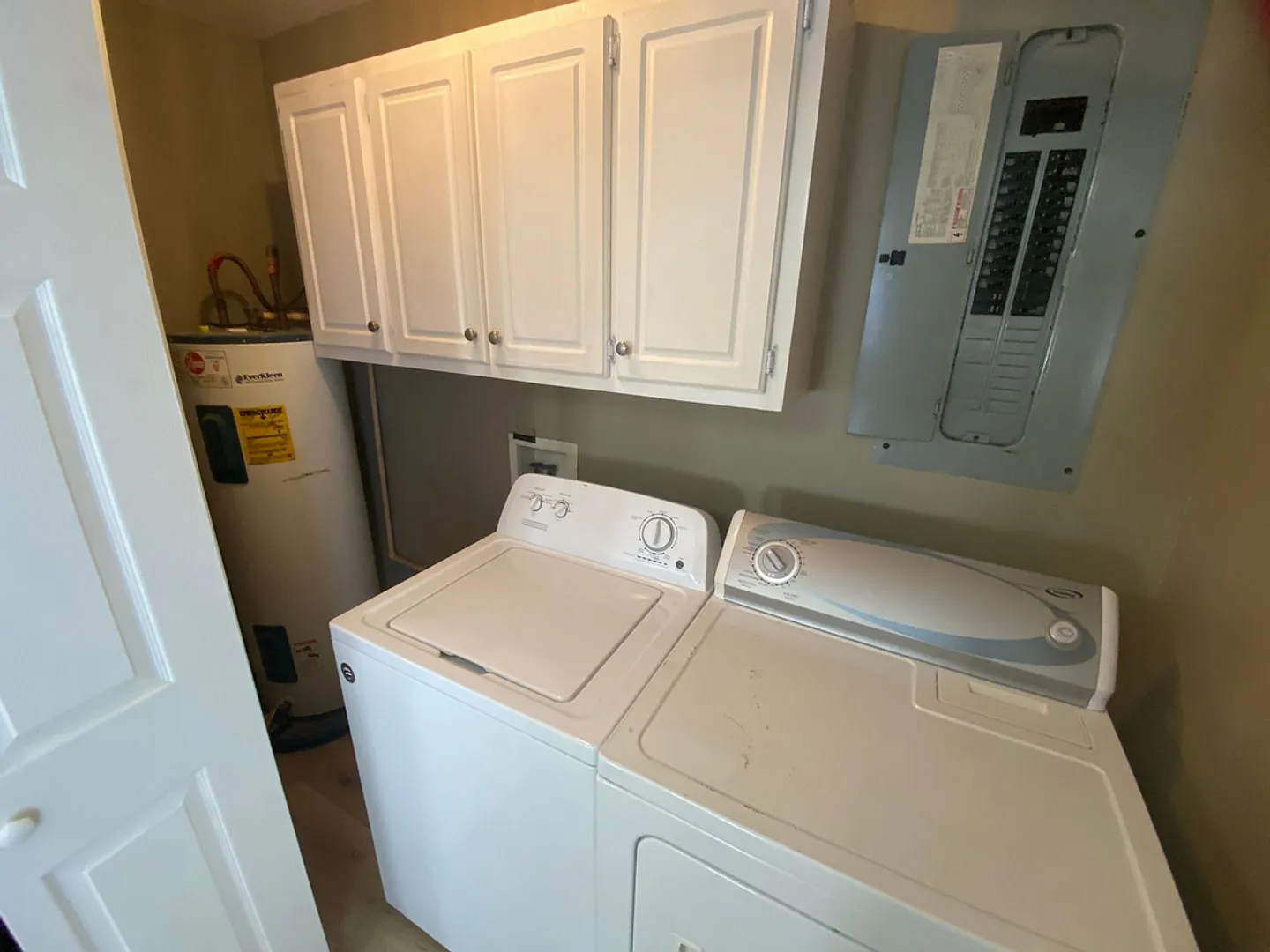 3 Bed/ 3 Bath — Photo 4