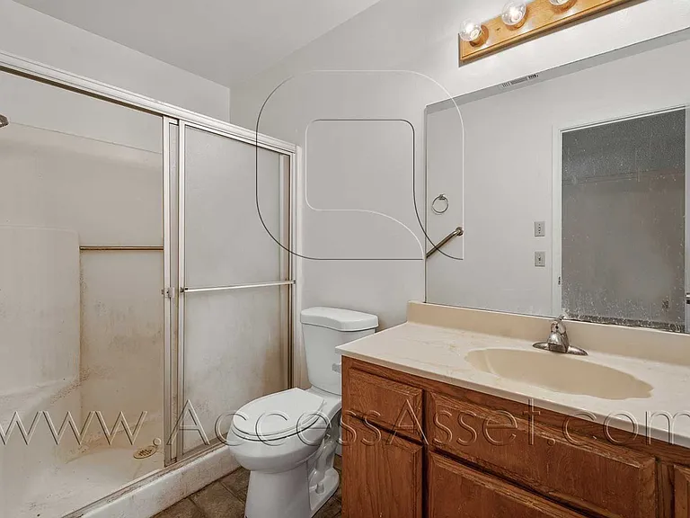 1700 Walden Ln — Photo 28