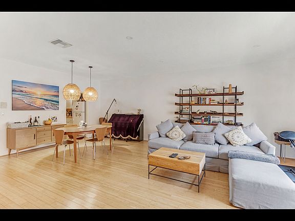 4th image of 2416 34th St Unit 3